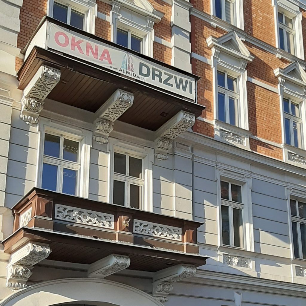 Zaproszenie do składania ofert na remont/naprawę 2 balkonów w budynku Inkubatora Przedsiębiorczości w Legnicy, pl. Wolności 4