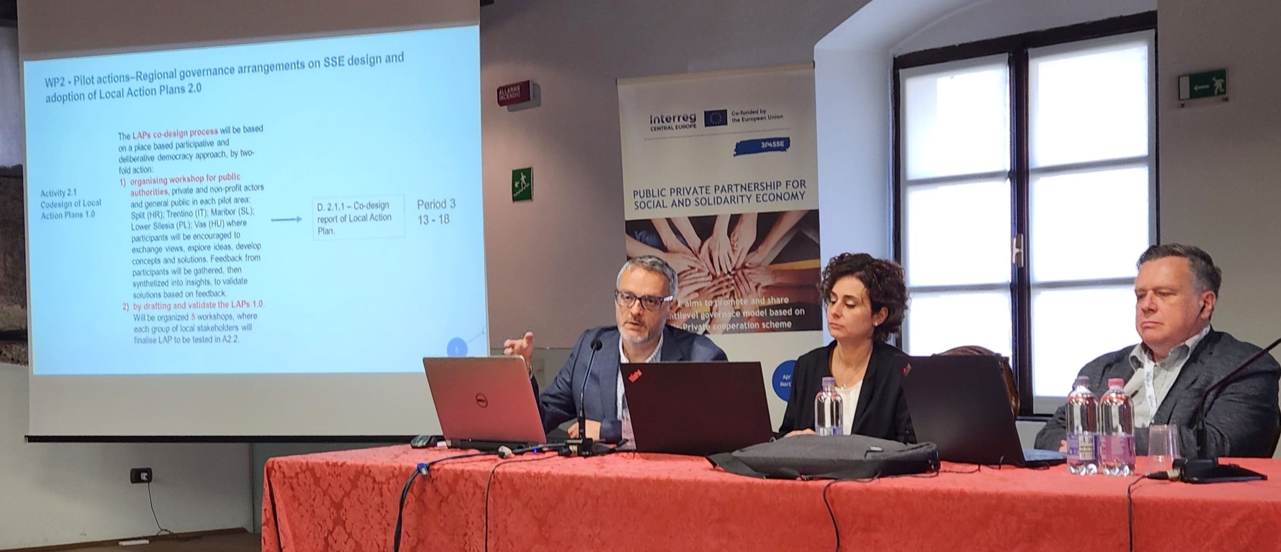 Zdjęcie przedstawia wystąpienie lidera projektu.