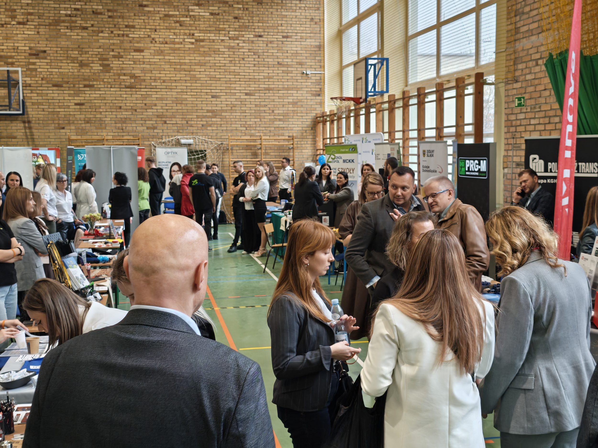 Tłum odwiedzający Targi Pracy i Edukacji w Lubinie